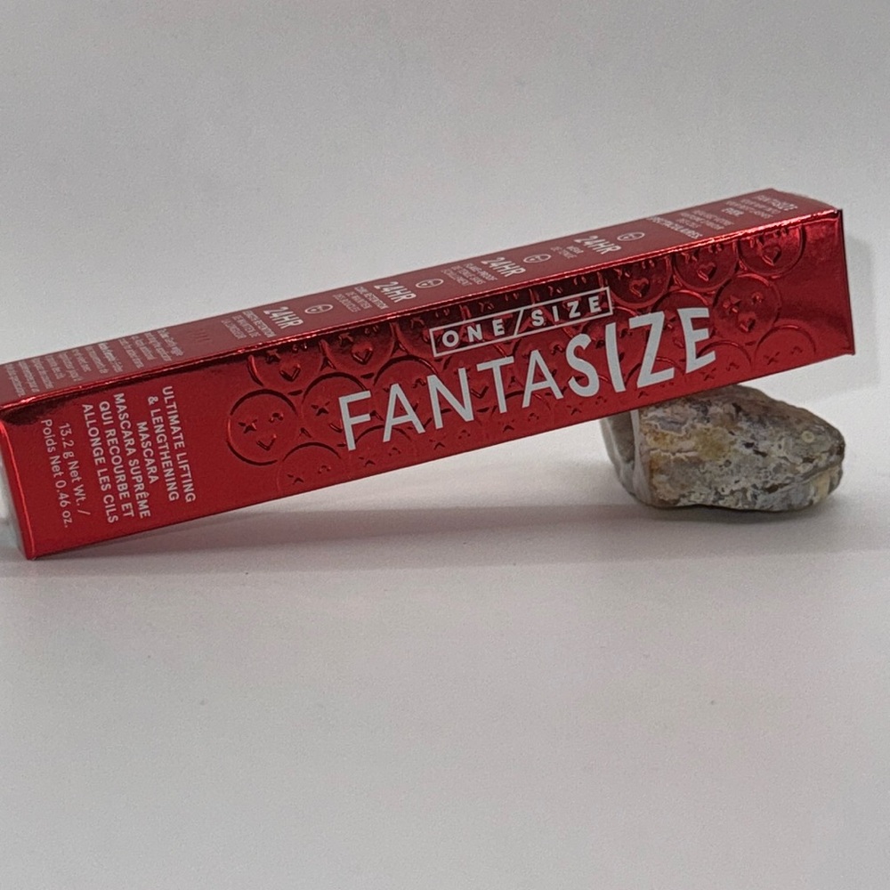 One Size Fantasize Ultimate Lifting & Lengthening Mascara.
